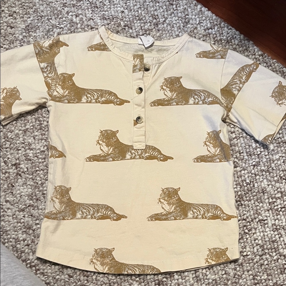 kate quinn Cream  Tee with Tan Tiger Print